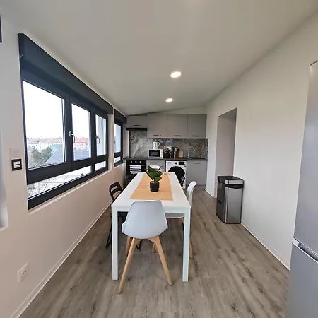 Le 14 - Nouveau T3 Renove - Stationnement Gratuit - Mulhouse Riedisheim Apartment *